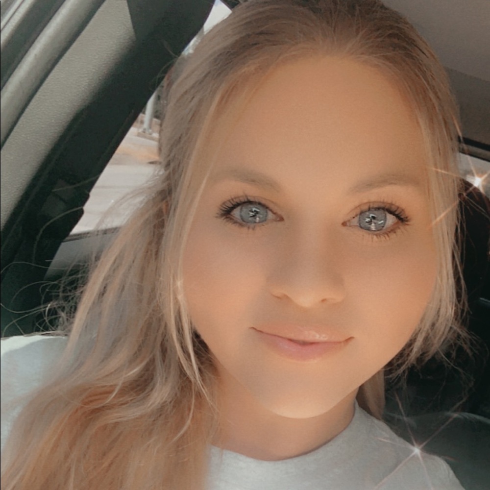 Meet your Posher, Kelsie